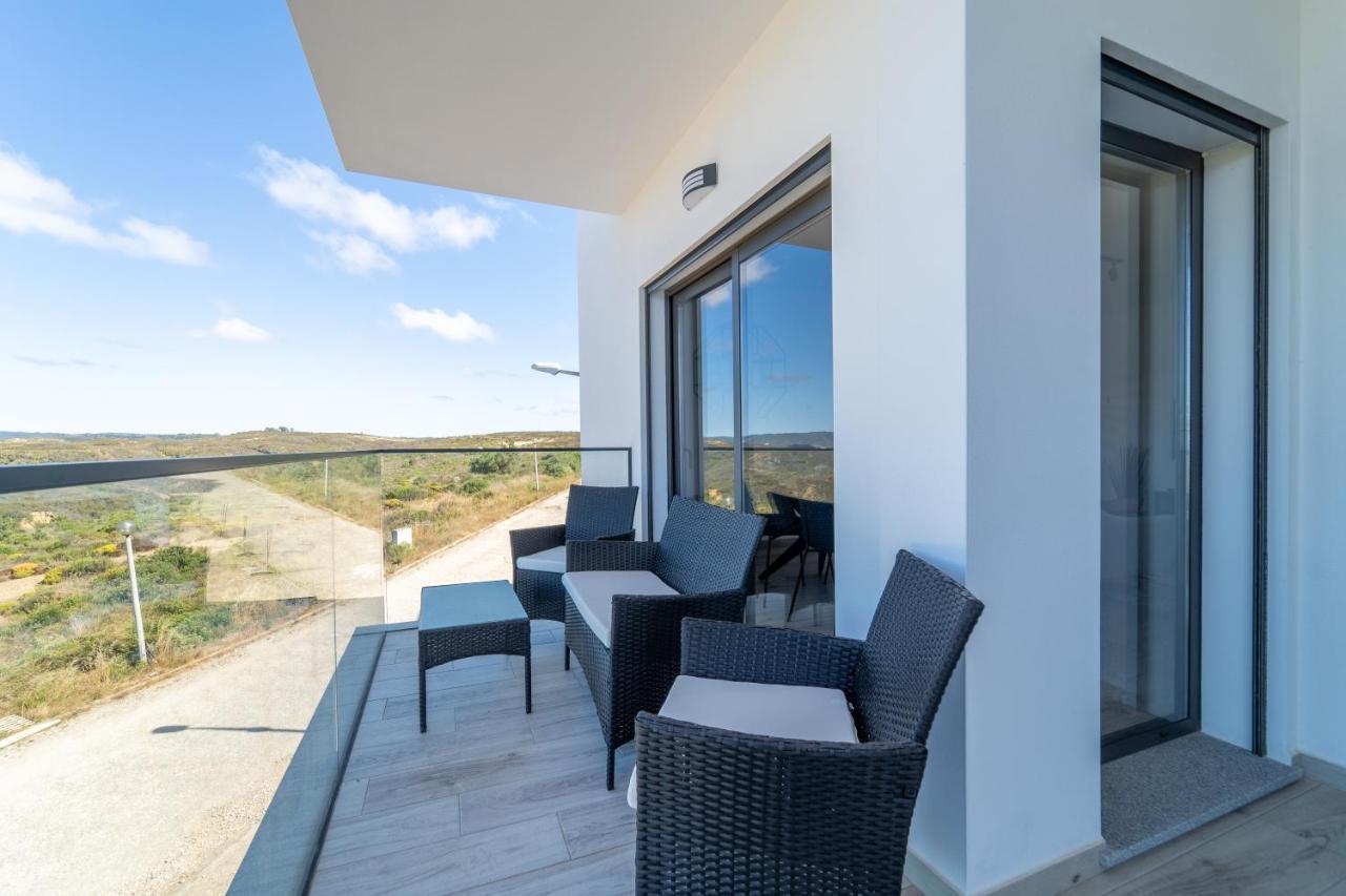 A Gaivota - Walking Distance To Monte Clerigo And Amoreira Beaches 알제주르 외부 사진