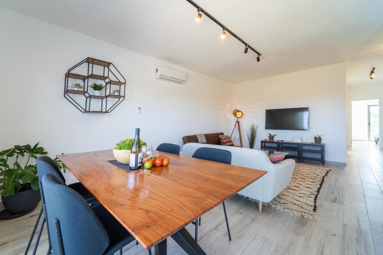 A Gaivota - Walking Distance To Monte Clerigo And Amoreira Beaches 알제주르 외부 사진